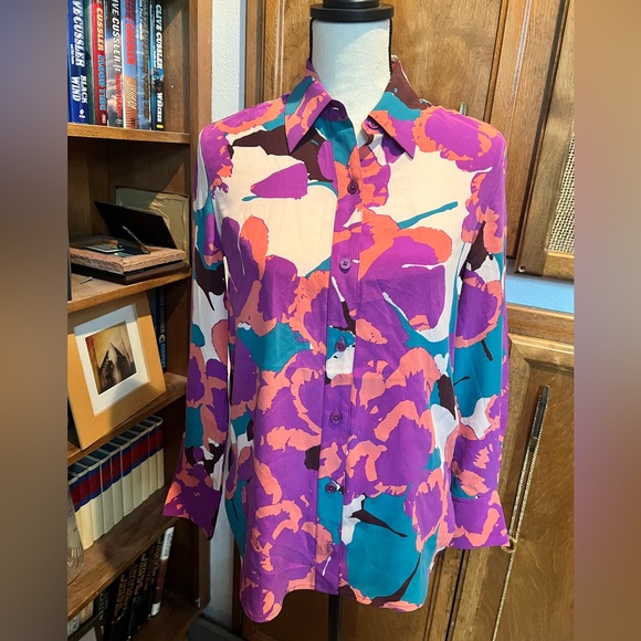 Equipment Tops - Equipment Size XS 100% silk blouse EUC